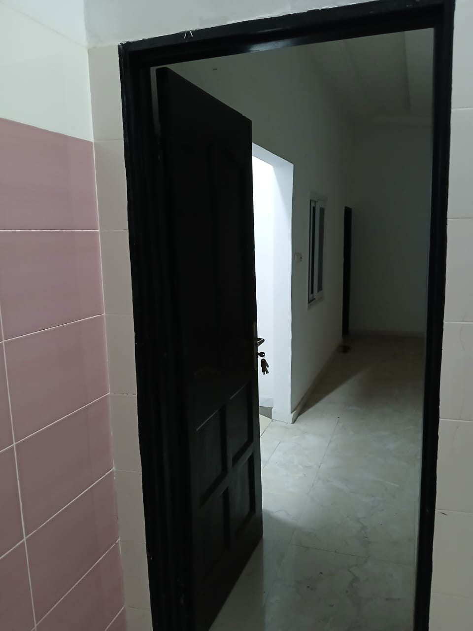 Cours de deux chambres en location à Sogbossito - 130000 FCFA