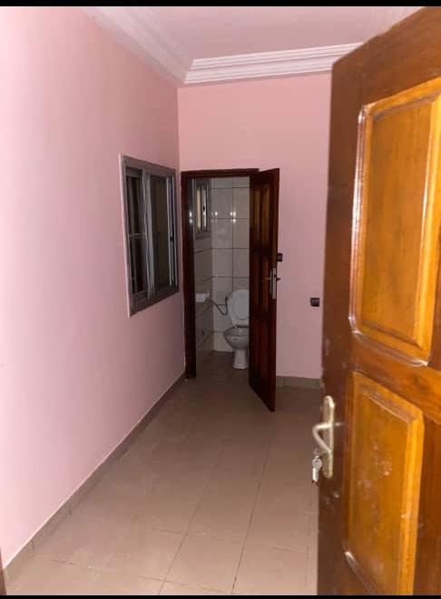 Appartement 3 chambres salon en location à Klikamé – 200000 FCFA