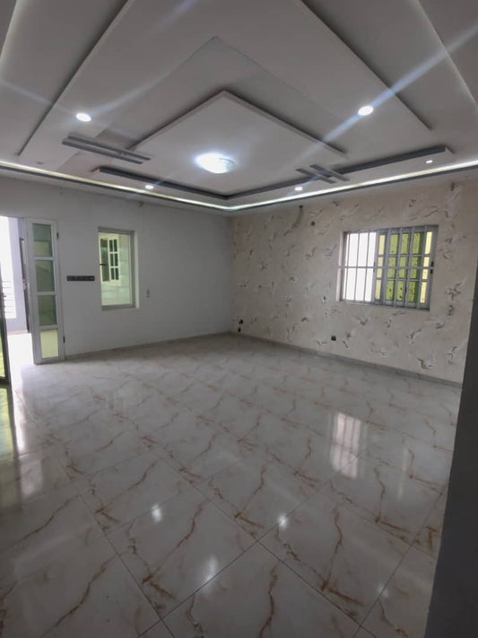 Villa 6 pièces à louer à Agbalepedo cours lumière – 600000 FCFA