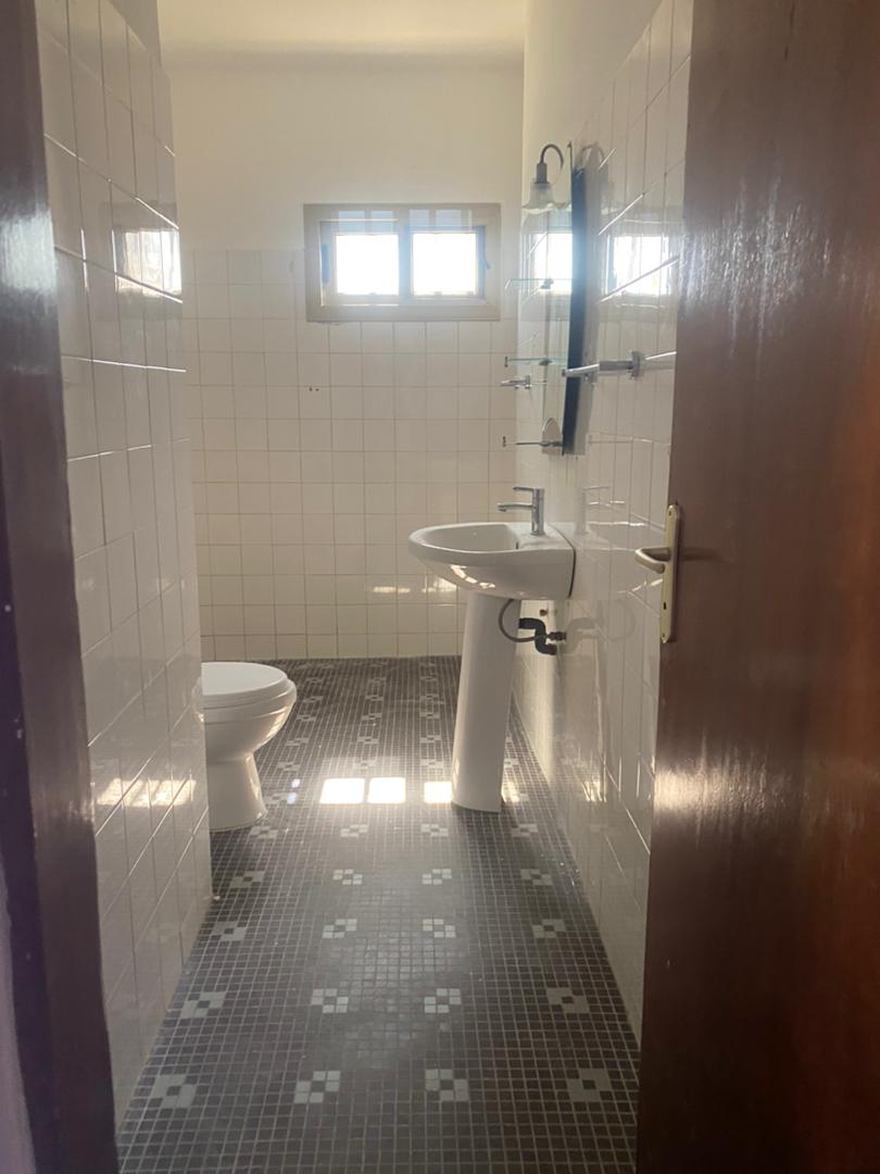Villa 3 chambres en vente proche du goudron à Tokoin Casablanca – 150 millions FCFA