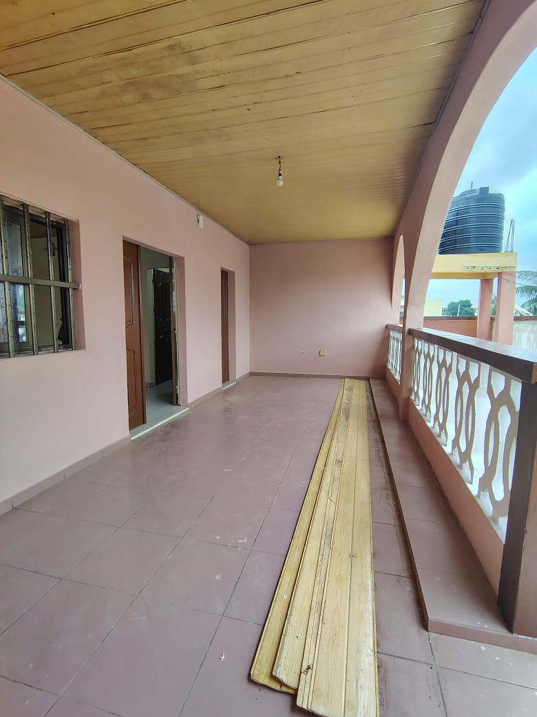 Appartement 3 chambres à louer à Gblenkome derrière Pharmacie Maïna Source de Vie – 120 000 FCFA