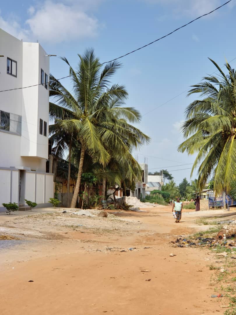 Terrain de 13800 m² en vente à Aképé – 17 millions FCFA le lot