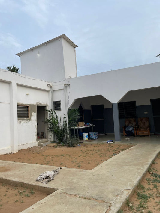 Villa 2 chambres avec dépendance et boutique en vente en bordure de goudron à Agbodrafo – 25 millions FCFA