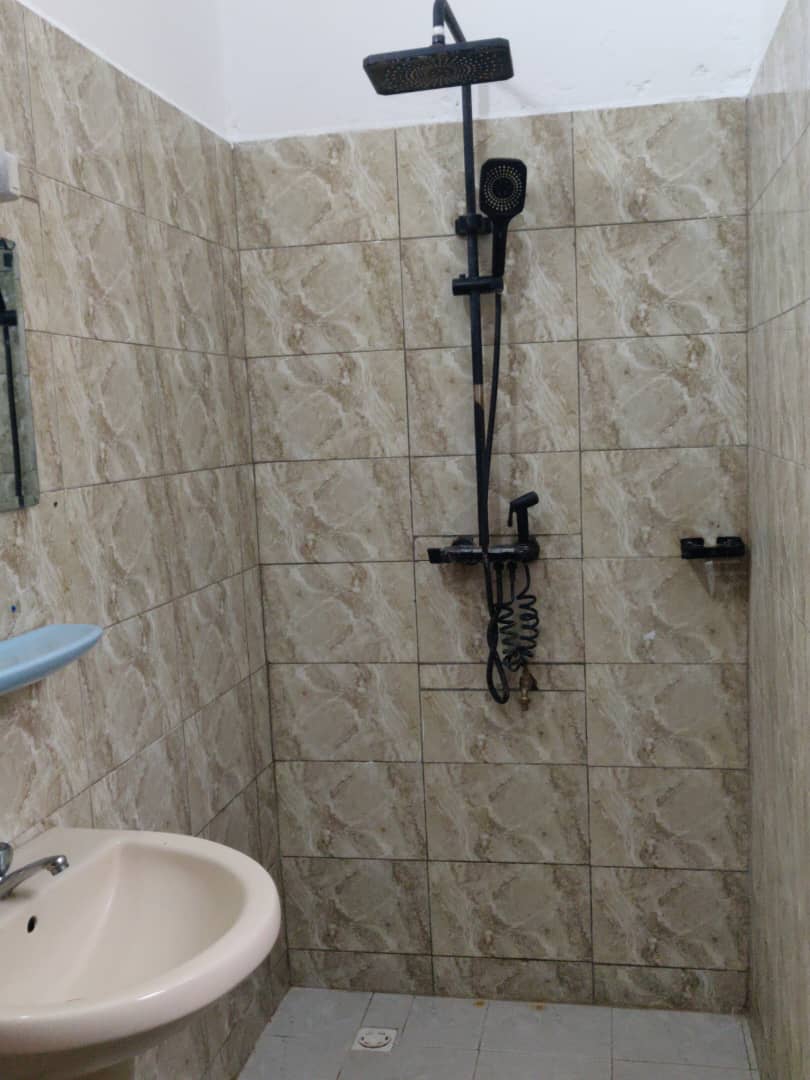 Mini-villa de 2 chambres + salon à louer à Hédranawoé – 140 000 FCFA/mois