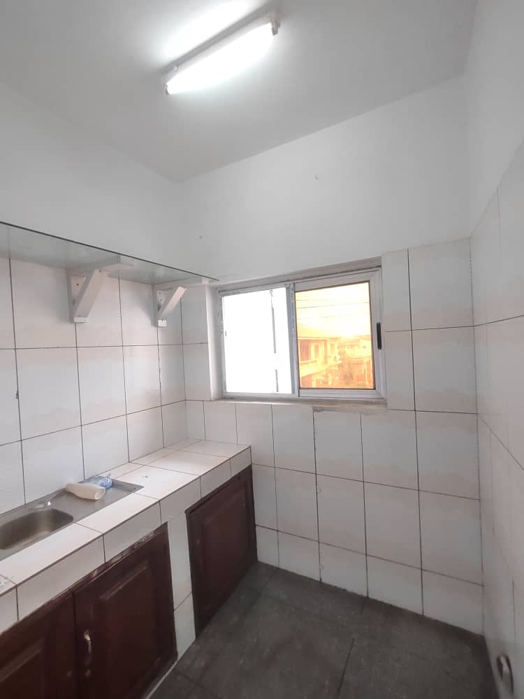 Chambre salon à louer à Adewi Ambassade du Sénégal – 90 000 FCFA