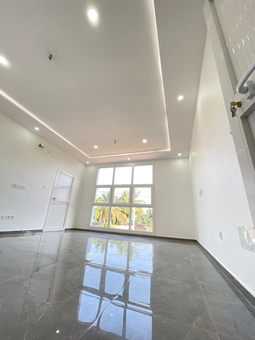 Villa duplex 5 chambres en vente à Avénou Factory – 170 millions FCFA