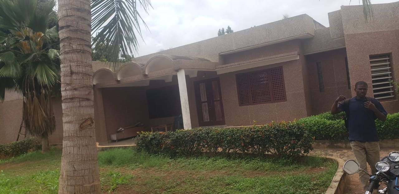 Villa haut standing en vente à Djidjolé - 95 000 000 FCFA