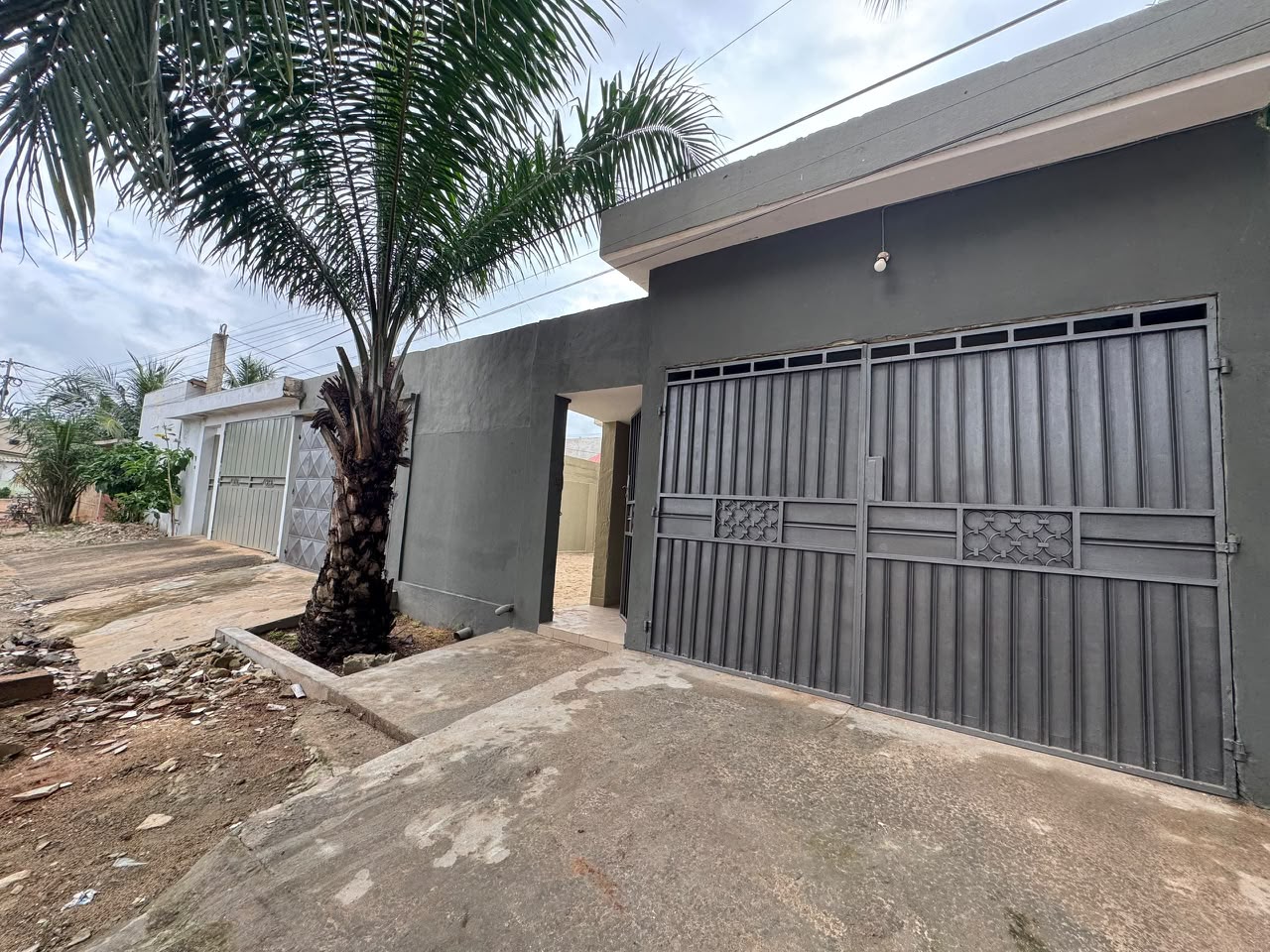 Villa 3 chambres à louer à Avédji – 180 000 FCFA par mois