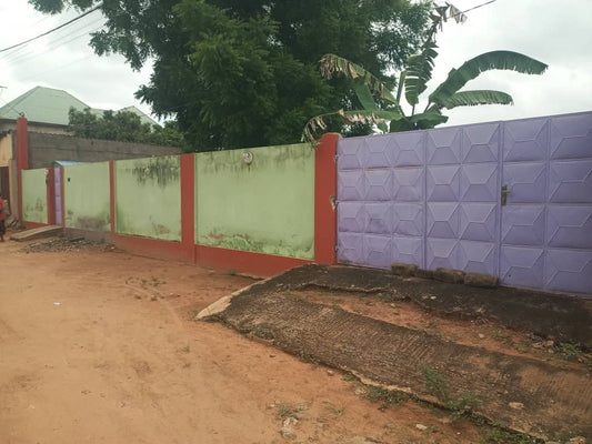6 pièces en vente sur 1 lot à Amadahomé – 45 millions FCFA