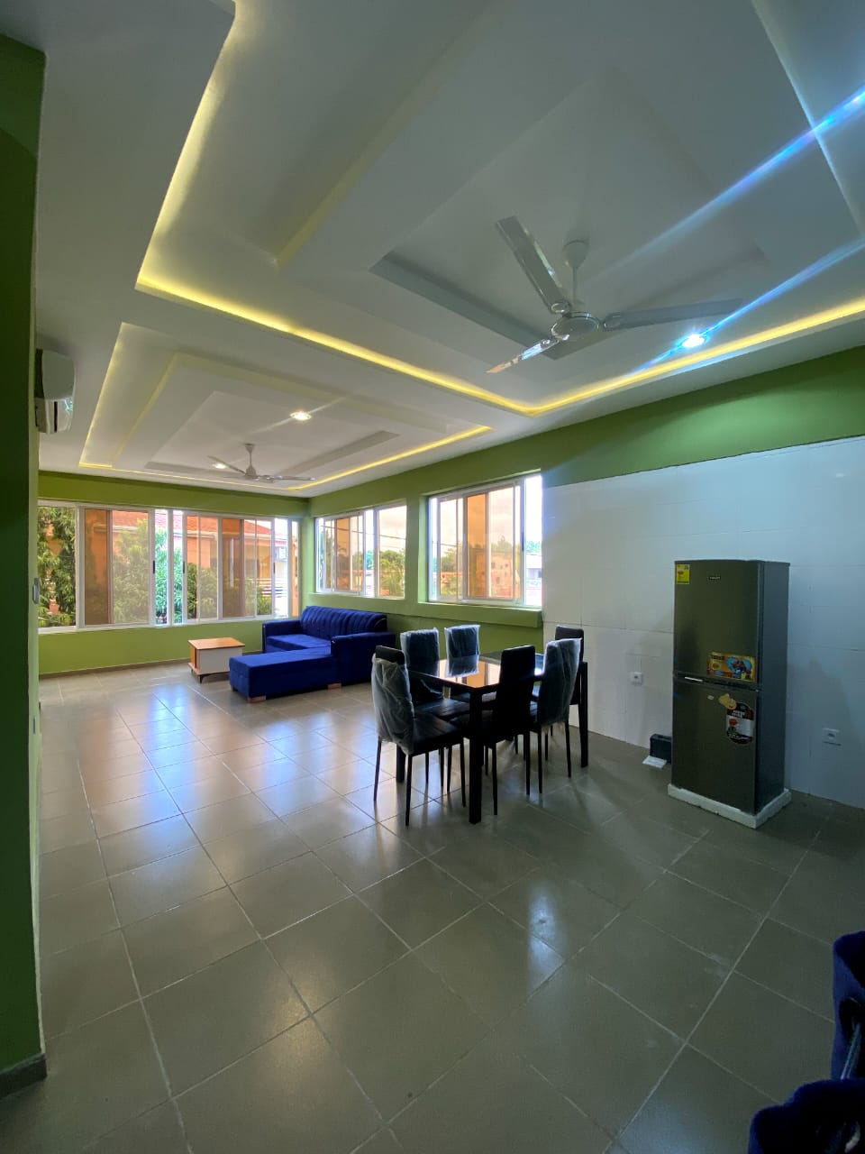 Villa duplex meublée 3 chambres à louer à Adidogomé cité MOKPOKPO – 350000 FCFA