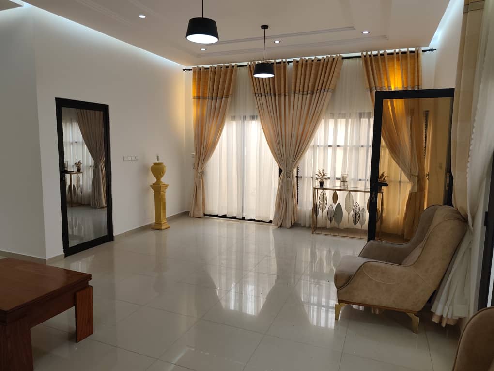 Villa duplex 4 chambres à louer à Légbassito Madjikpeto – 400 000 FCFA