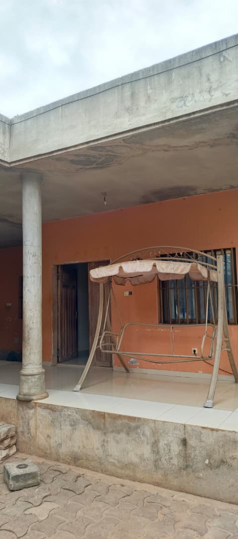 Villa 2 chambres en vente à Legbassito – 45 millions FCFA