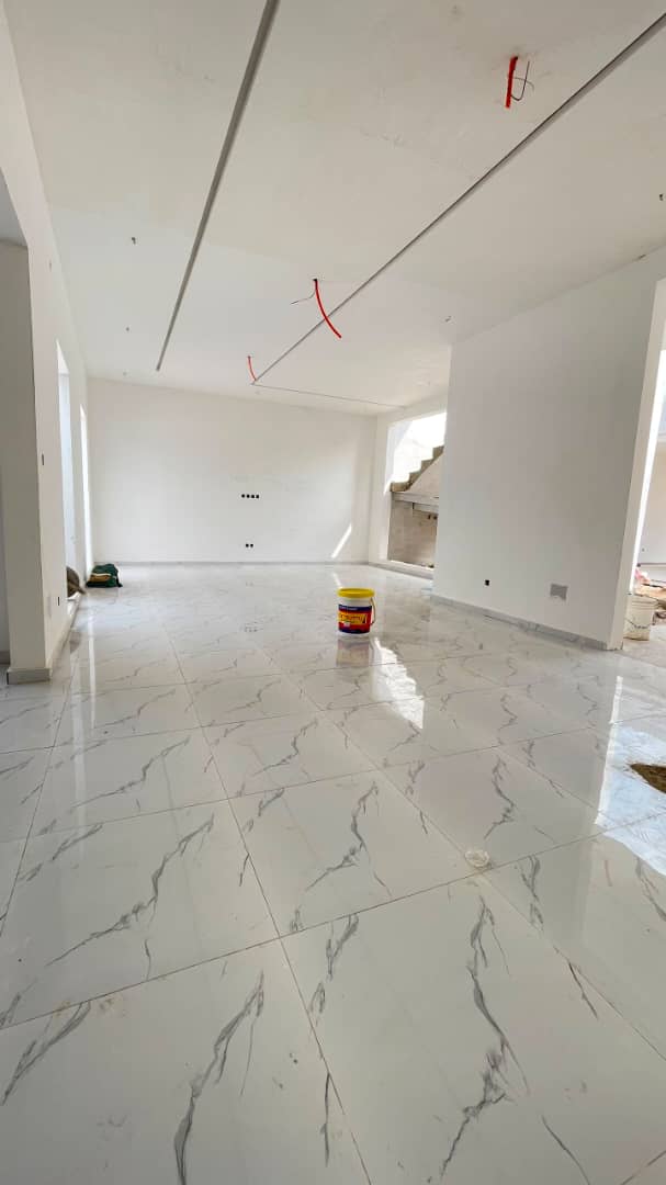 Villa 4 pièces en vente proche du goudron à Zanguéra Afiadégnigban – 45 millions FCFA