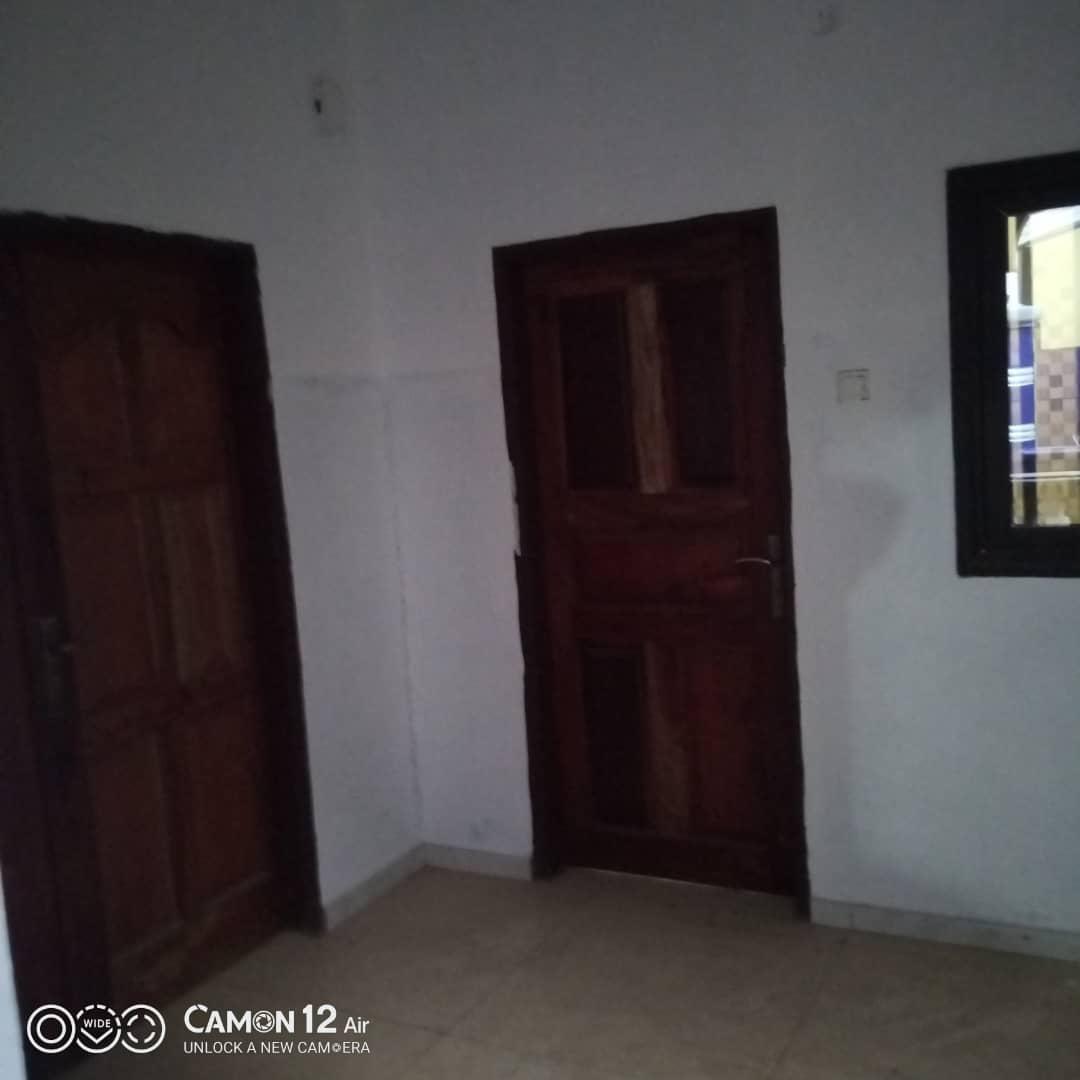 Appartement 2 chambres à louer à Tokoin Sotèd – 80 000 FCFA