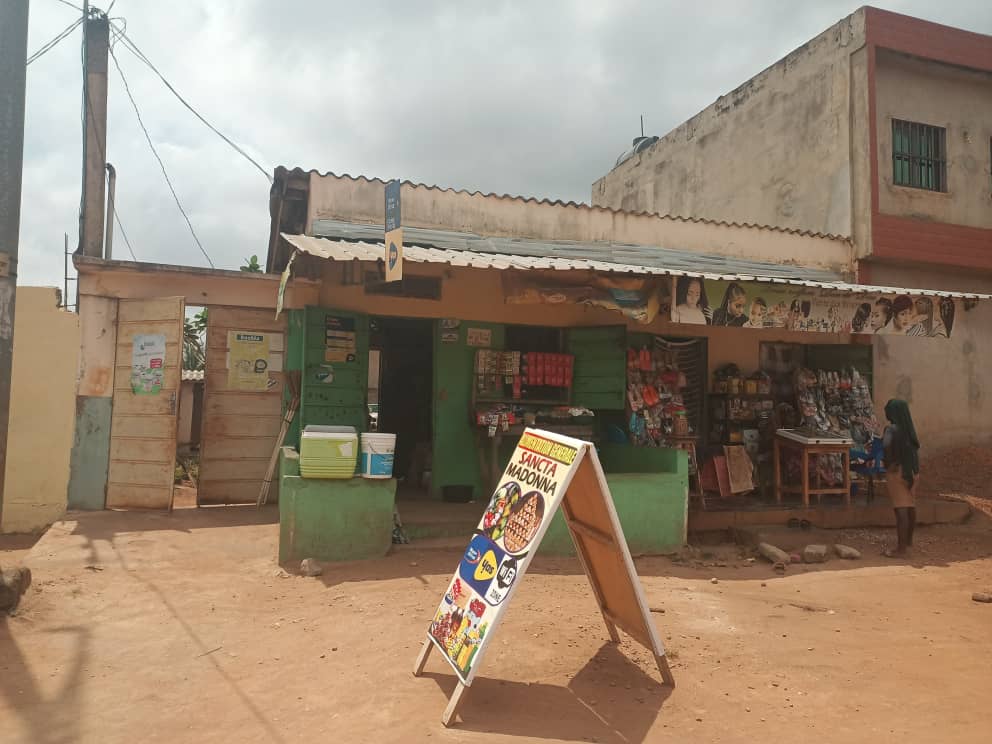 Deux boutiques en vente en bordure de goudron à Adidogomé Apédokoè – 8 millions FCFA