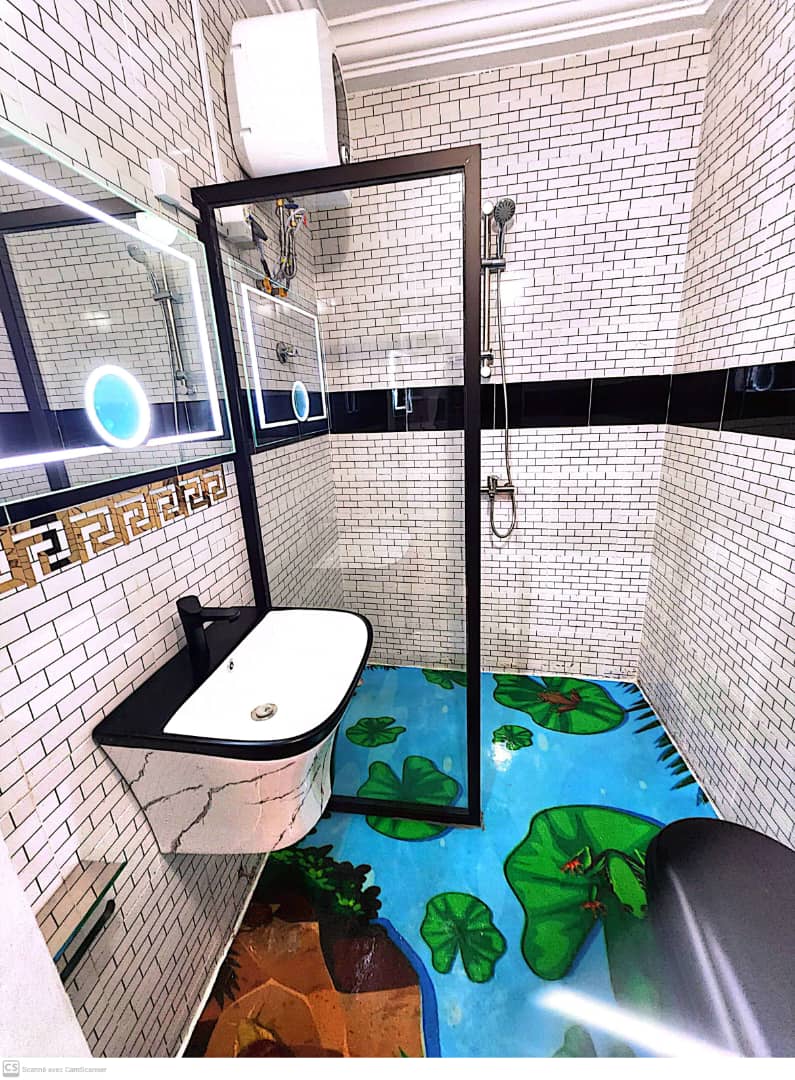 Appartement meublé studio en location à Segbé, à 100m du goudron – à partir de 15.000 FCFA