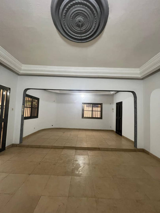 Villa 3 chambres en vente proche du goudron à Avédji Cito – 70 millions FCFA