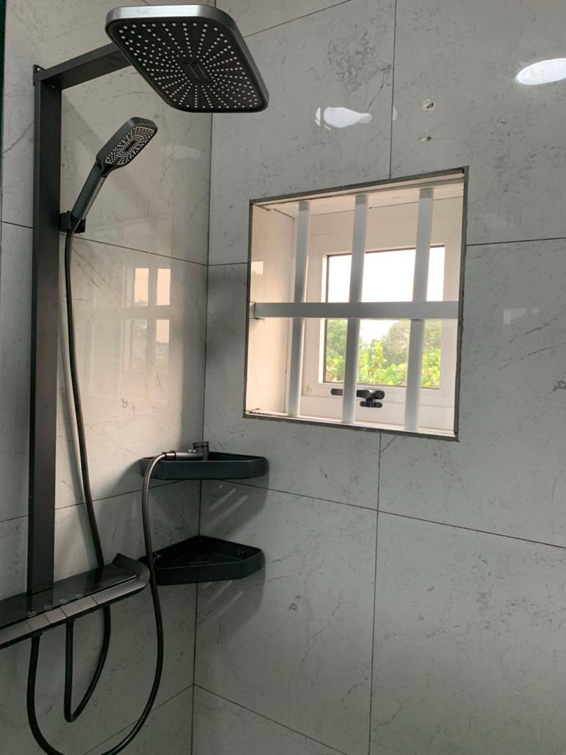 Villa duplex 5 chambres en location dans la réserve d'Agoe – 800000 FCFA/mois