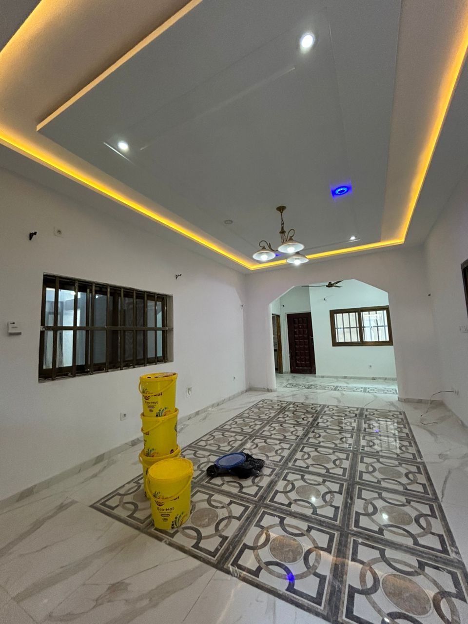 Villa duplex haut standing à louer à Djidjolé – 400 000 FCFA/mois
