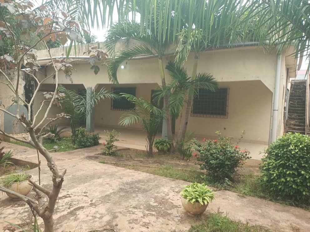 Villa 2 chambres en vente en angle de rue à Avedji Sito Pharmacie Maïna – 45 millions FCFA