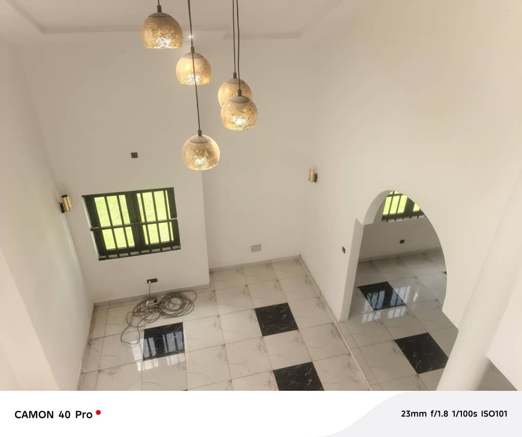 Villa 4 chambres de 750 m² en location à Togo 2000 – 550 000 FCFA
