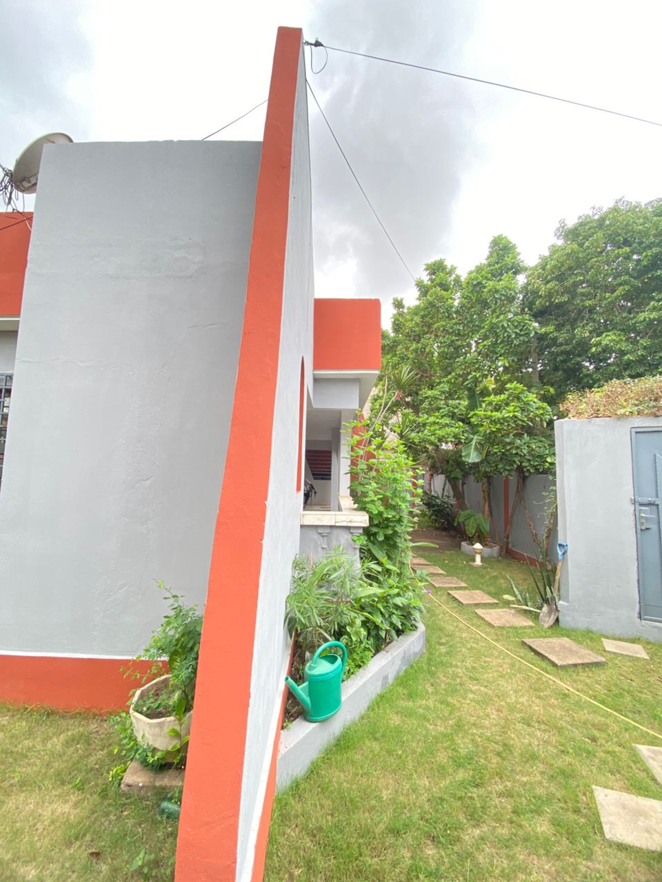 Villa 3 chambres en vente à Adidogomé Wonyomé proche du goudron – 75 000 000 FCFA