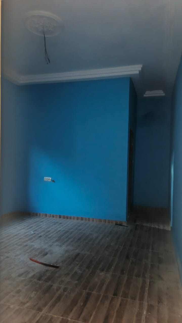 Appartement chambre salon en location à Segbé – 50000 FCFA/mois