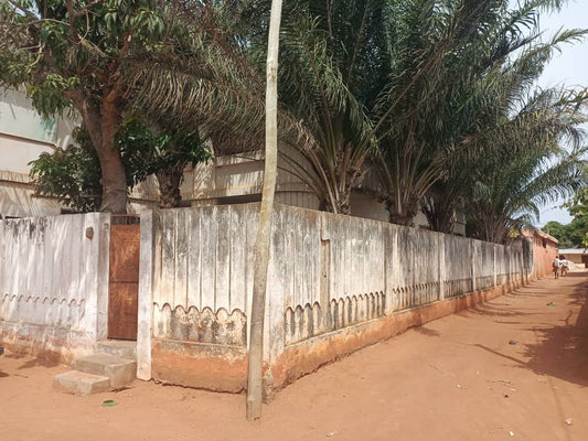 Maison 8 chambres en vente en angle de rue à Tokoin Solidarité – 95 millions FCFA