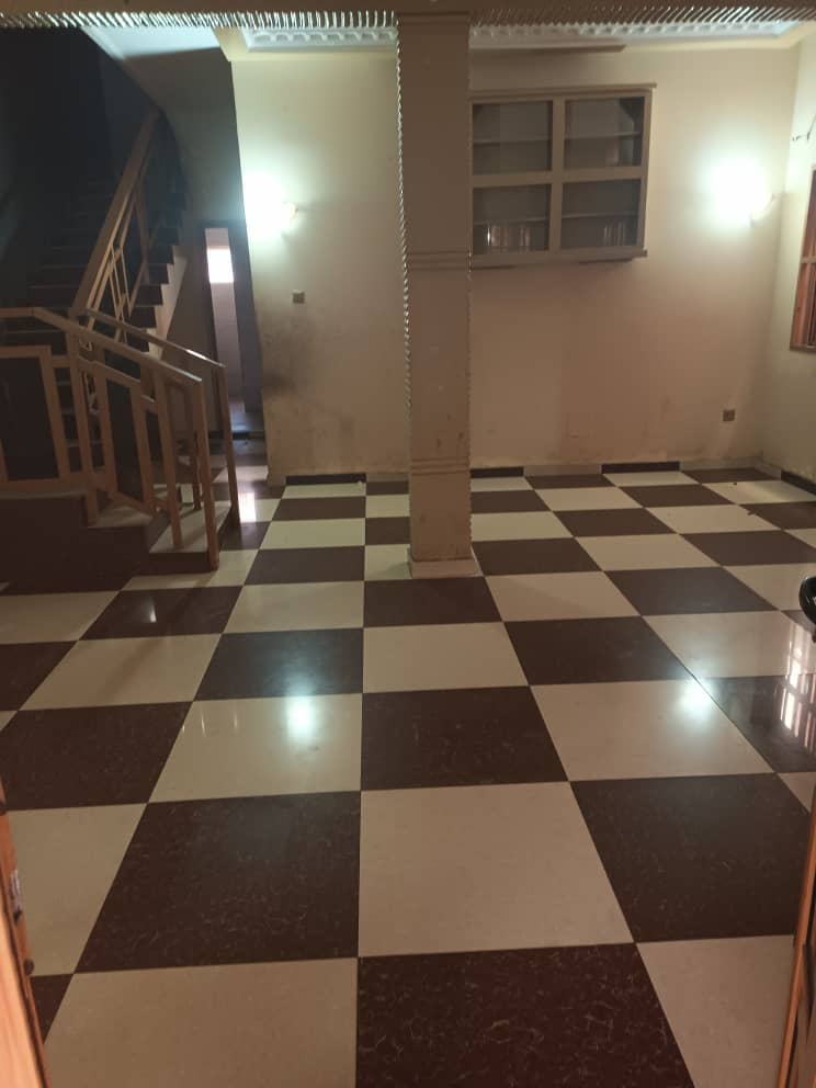 Location 2 chambres à 100 m du goudron à Léo 2000 Volonté – 150 000 FCFA