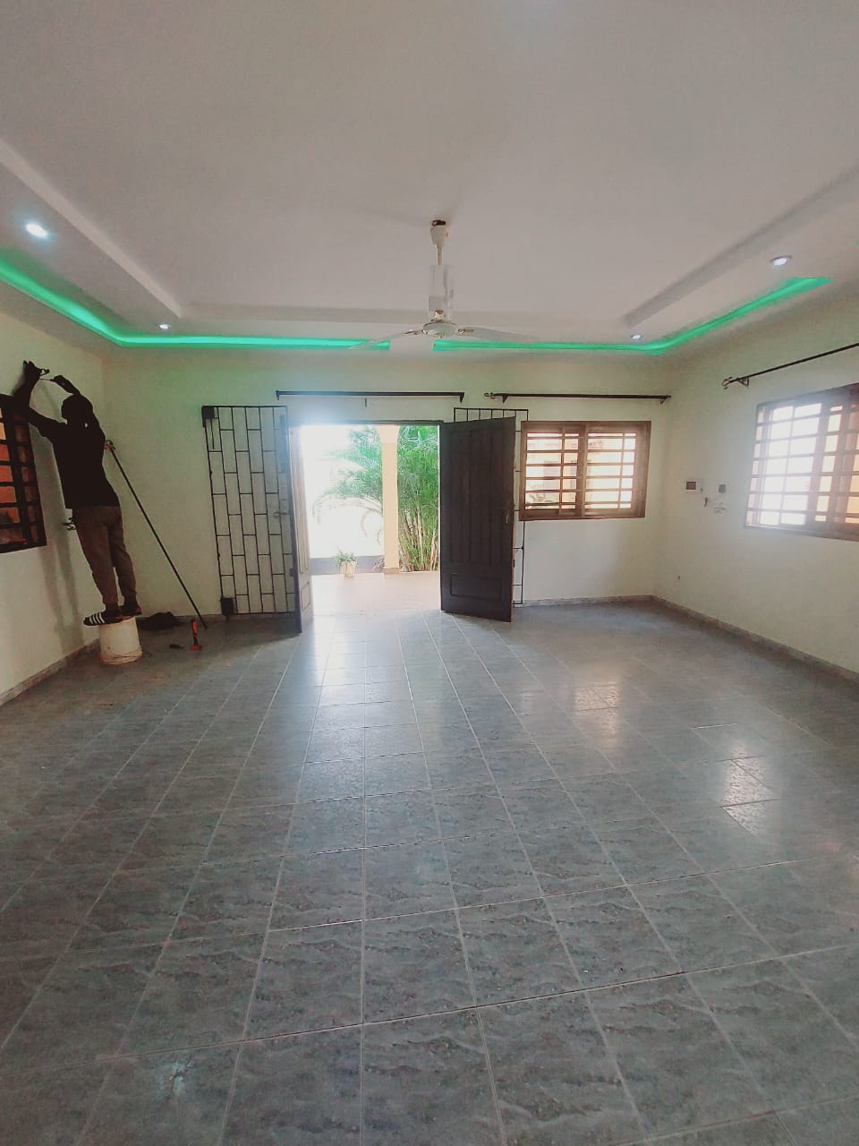 Villa 4 chambres en location à Avedji Opera au bord du goudron – 230 000 FCFA/mois
