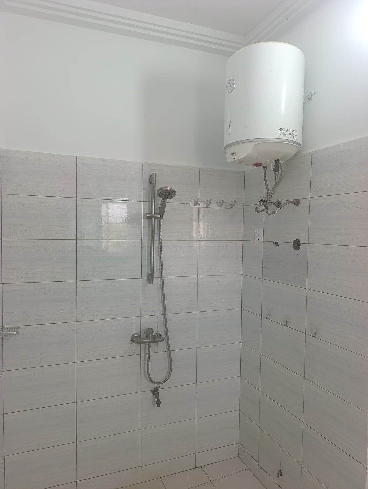 Appartement de 2 chambres à louer à Zanguera – 120 000 FCFA