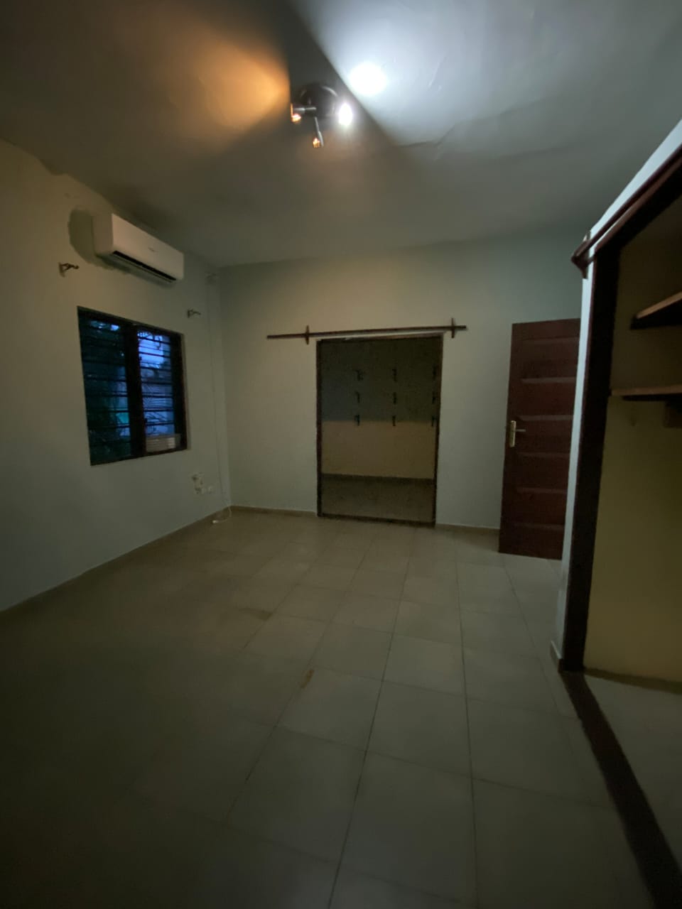 Villa 3 chambres à louer à Forever – 400.000 FCFA / mois