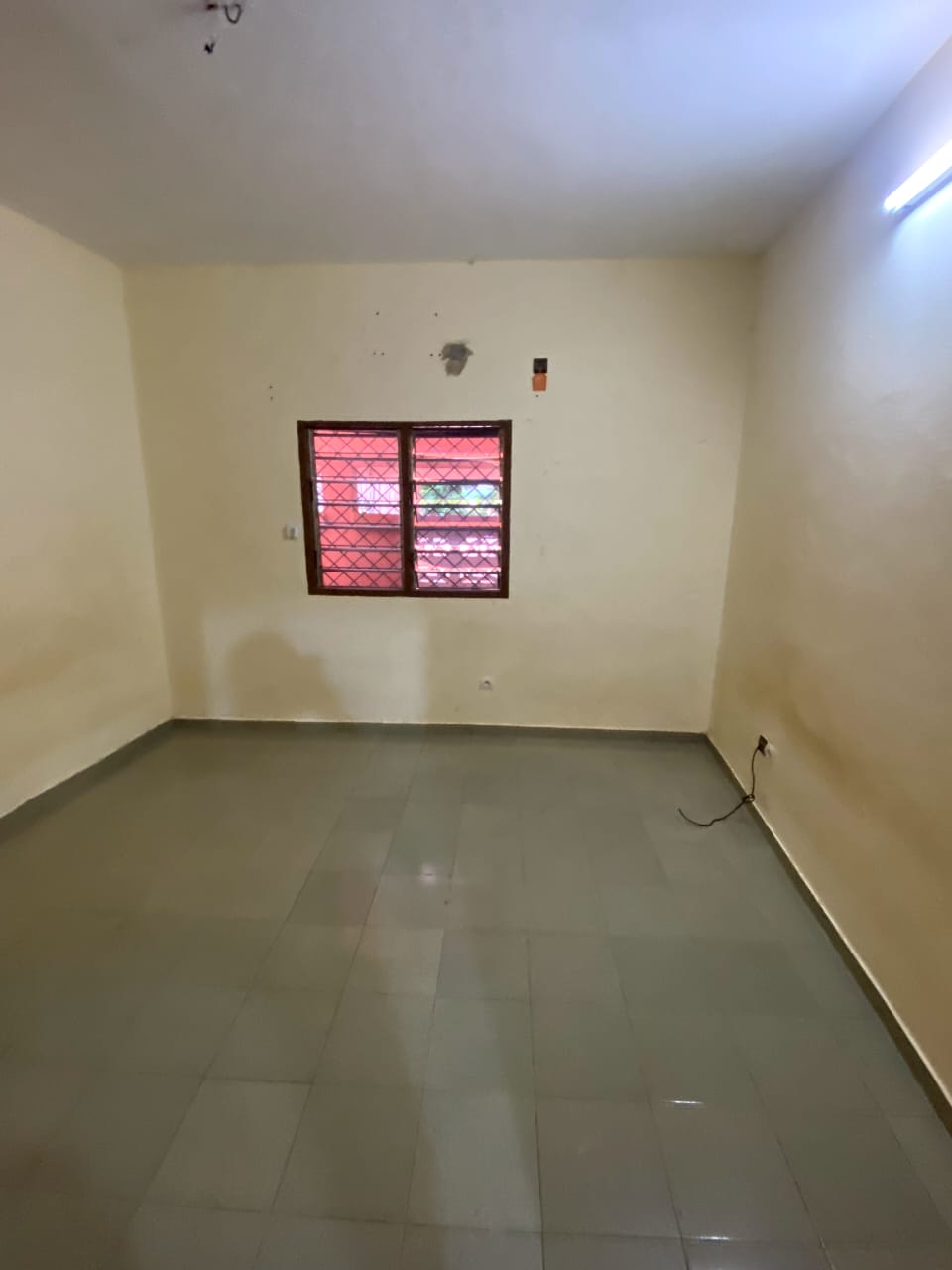 Villa 4 chambres en location à Agoè Legbassito, à 200m du goudron – 120 000 FCFA