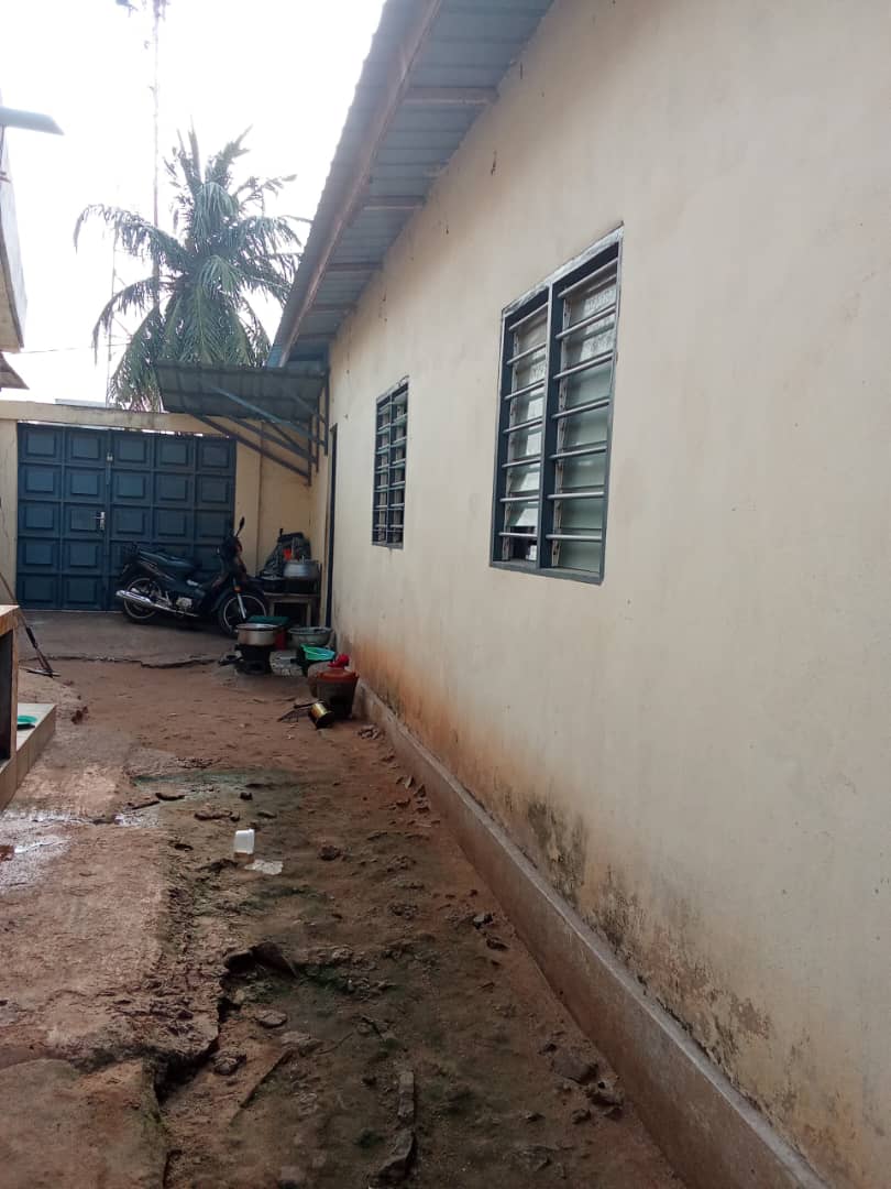 Maison 5 pièces en vente à Amadahomé – 25 millions FCFA