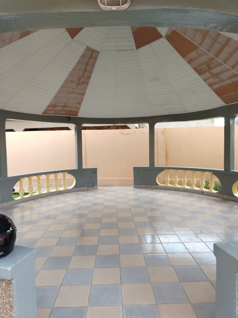 Villa 3 chambres à louer à Adidogomé douane Ecole Esgis – 120000 FCFA