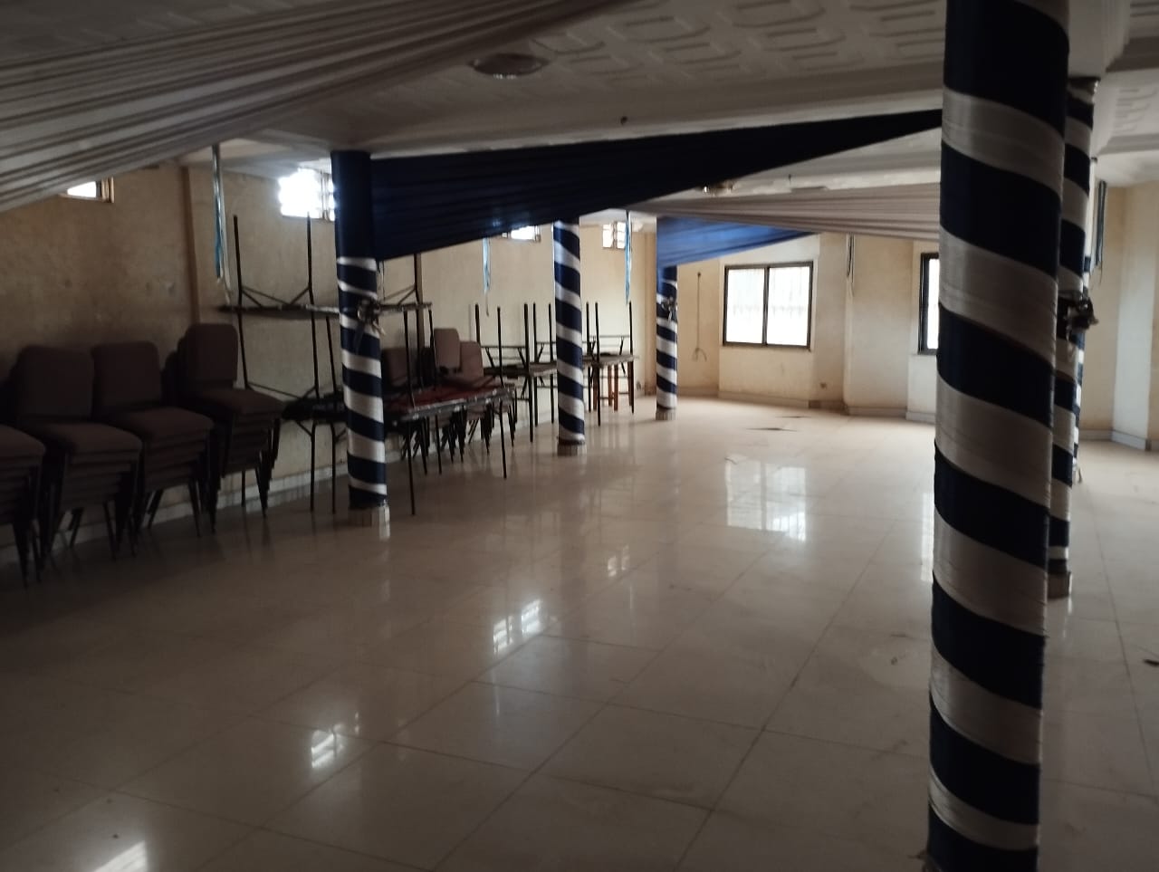 Hotel 24 chambres en vente à Agoe Fiovi – 300 000 000 FCFA