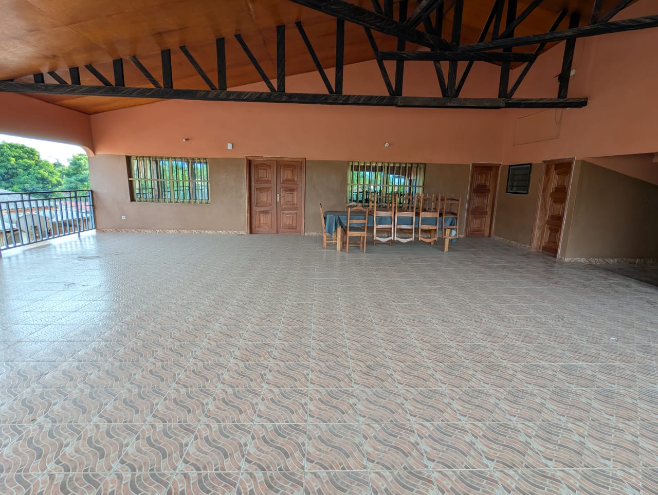 Appartement 3 chambres en location à Adidogomé Sagbado Logoté, proche du goudron – 400000 FCFA