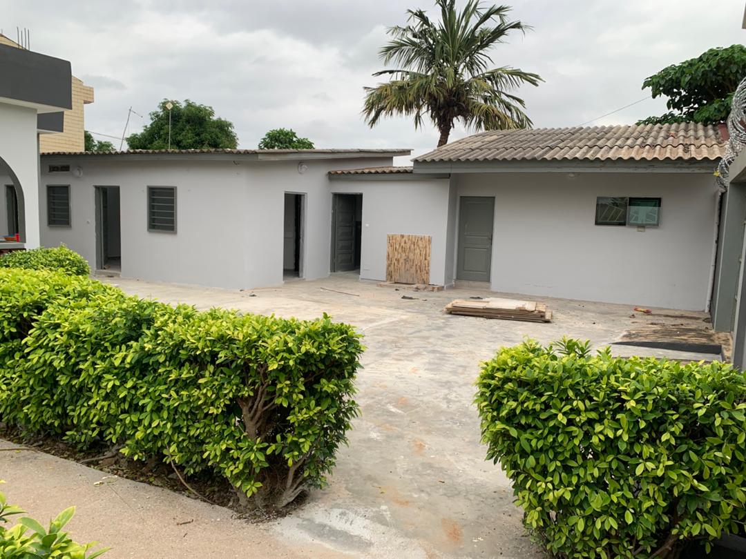 Villa 3 chambres à louer à Agbalepedo – 250000 FCFA