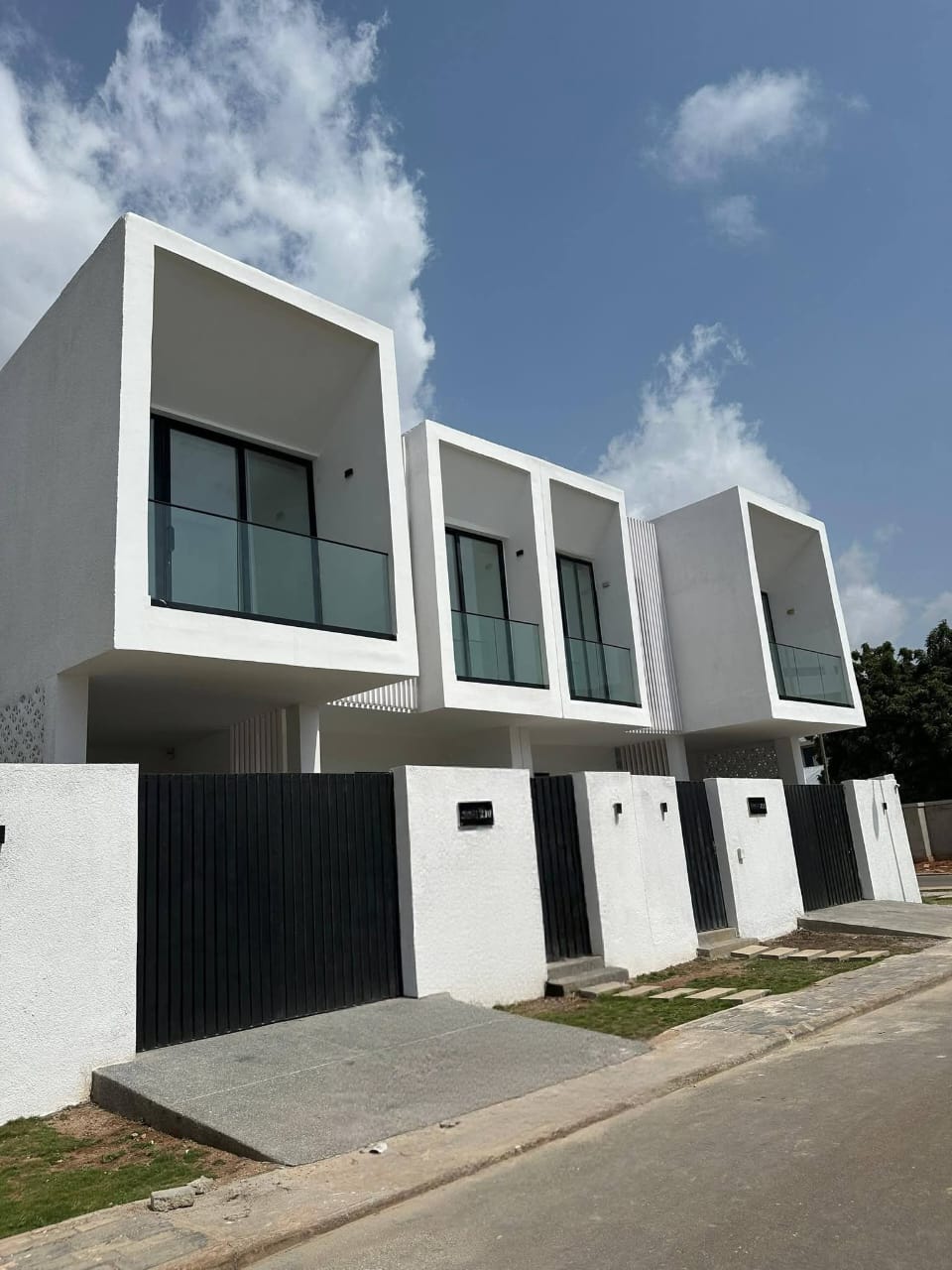 Villa 3 chambres en vente à la Cité Renaissance – 300 millions FCFA
