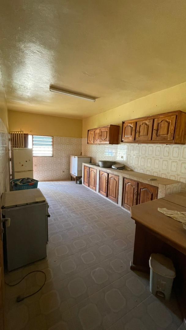 Villa 3 chambres de 600 m² en vente proche du goudron à Avepozo – 80 millions FCFA