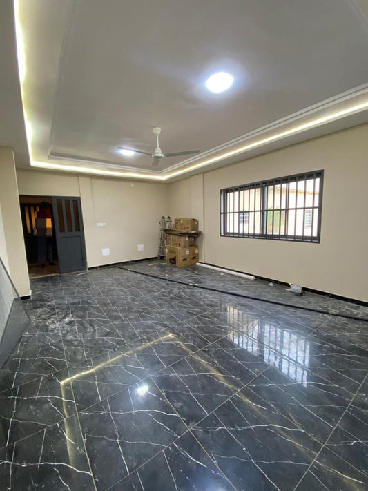 Appartement 2 chambres salon à louer derrière Togo 2000 – 150000 FCFA/mois