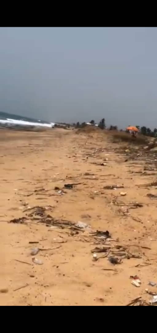 Terrain de 21000 m² en vente en angle de rue en bordure de plage à Agbodrafo Dévikinmé – 25 millions FCFA le lot
