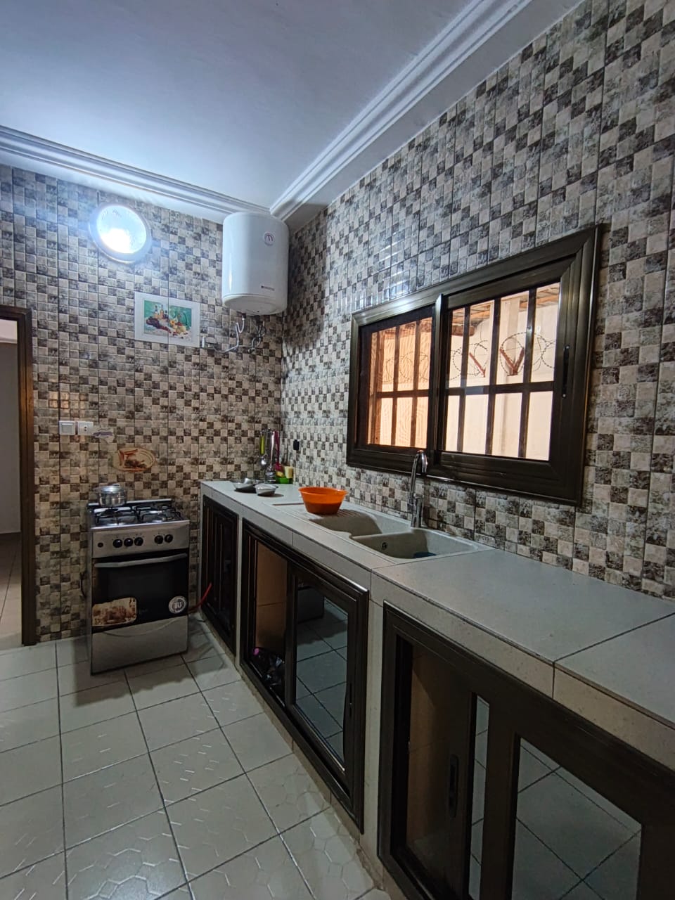 Villa 3 chambres à louer à Agoè Koffi Panou - 250000 FCFA