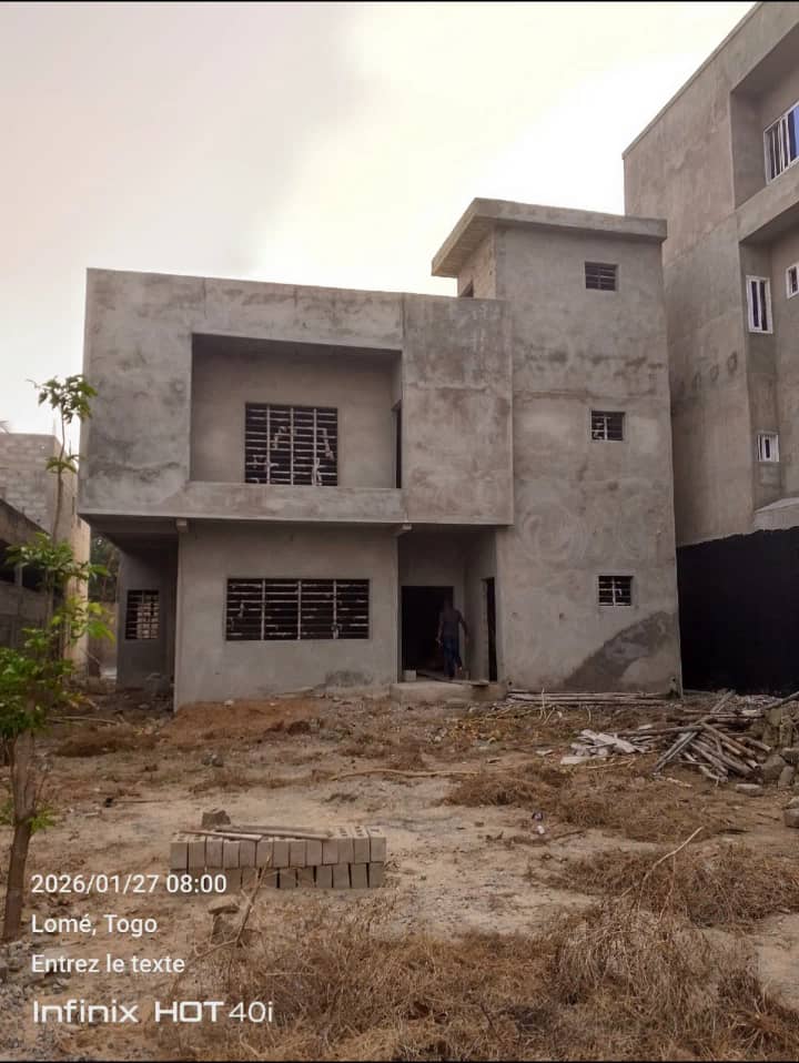 Villa duplex inachevée en vente à Avepozo Kpota – 40 millions FCFA