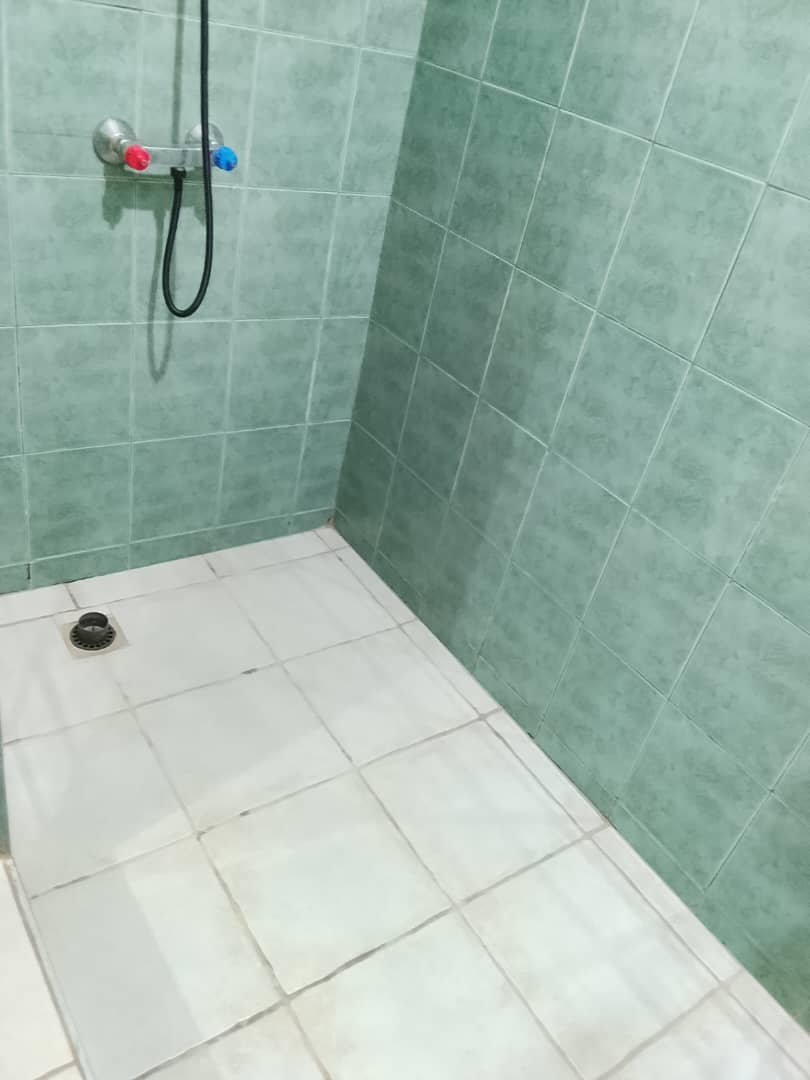 Appartement 2 chambres salon en location à Amadahome – 70 000 FCFA