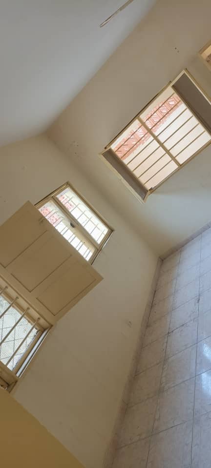 Appartement 3 chambres à louer à Agbalépedo (sur le goudron de HAAC) – 150 000 FCFA