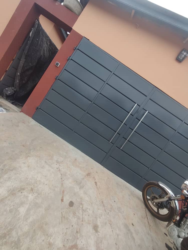 Villa 3 chambres en location à Apédokoe – 120 000 FCFA