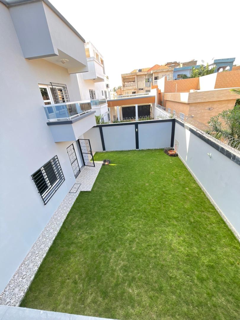 Villa duplex 5 chambres en vente à Avénou Factory – 170 millions FCFA