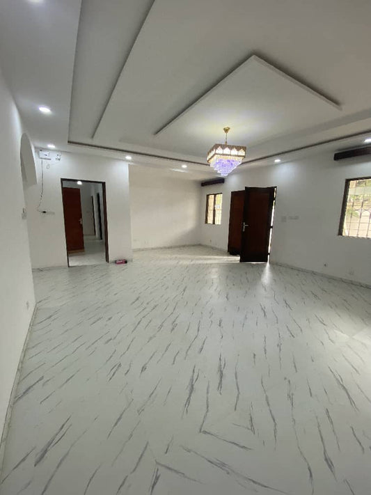 Villa 3 chambres à louer avec boutique et dépendance à Hédzranawoé Tsinga – 350 000 FCFA/mois