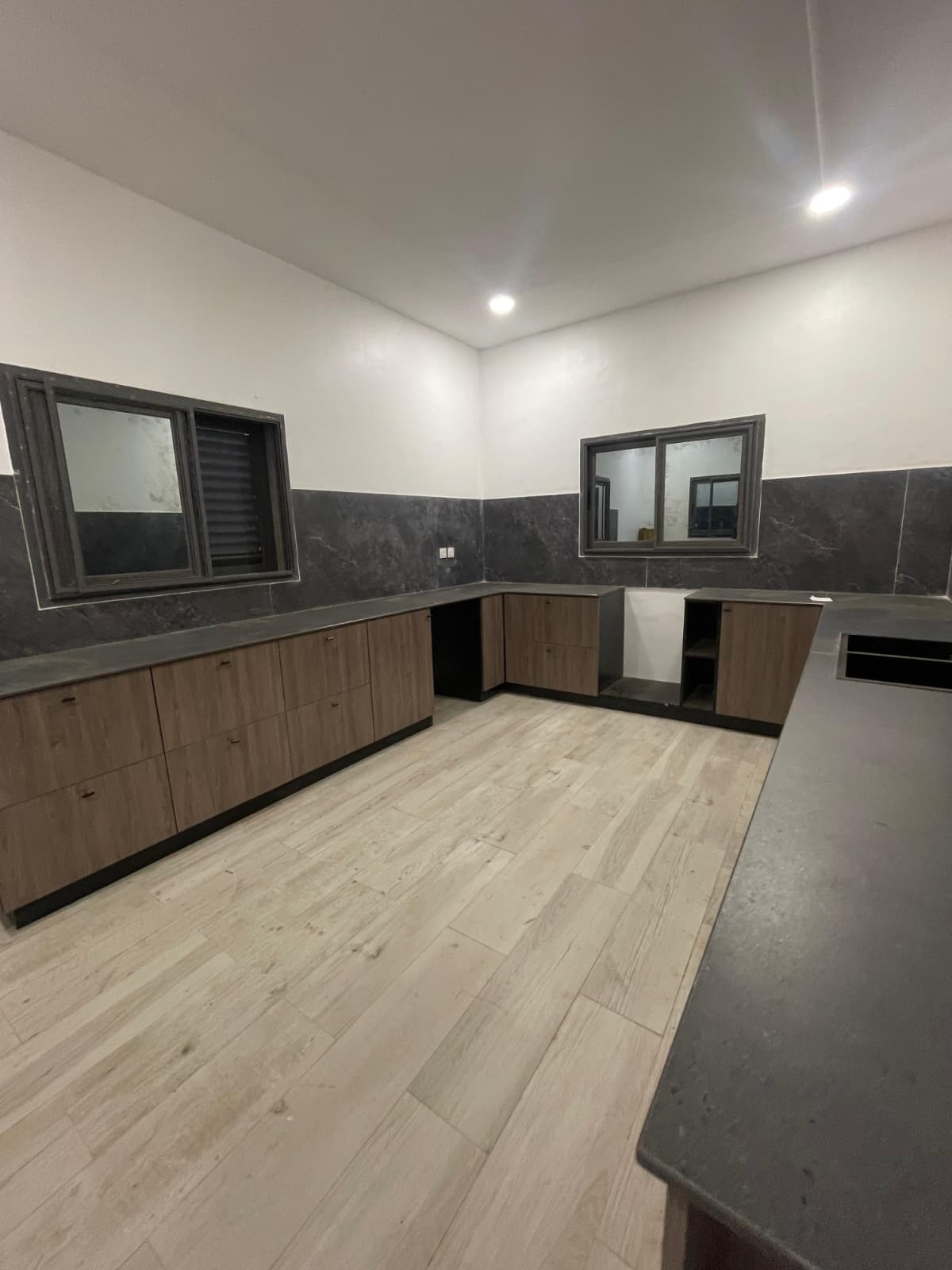 Villa duplex 4 chambres à louer à Tokoin Séminaire – 1 500 000 FCFA/mois